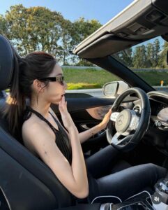 Top Hình Gái Chụp Ảnh Trong Ô Tô Đẹp Nhất Mạng Xã Hội Hiện Nay