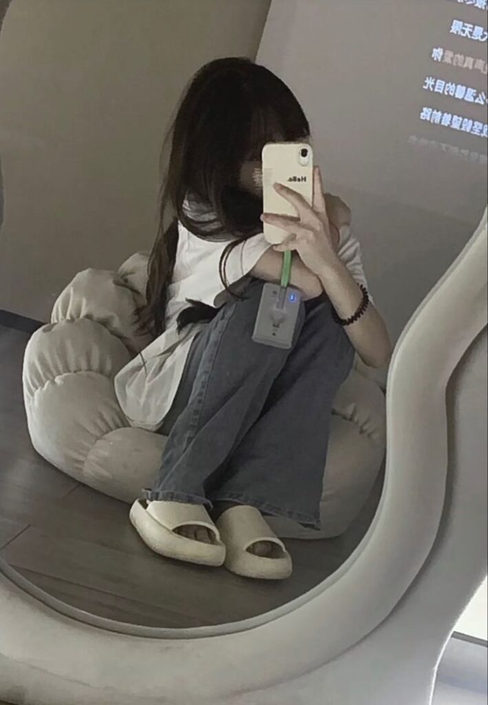 hinh-anh-nu-che-mat-cute-1