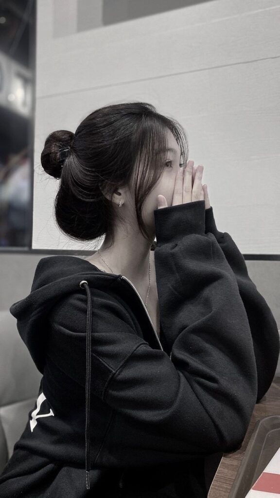 hinh-anh-nu-che-mat-cute-17