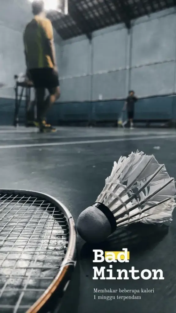 Ảnh wallpaper đen trắng tập trung vào phần lưới vợt và quả cầu với độ chi tiết siêu cao giúp hiển thị rõ nét từng mật độ điểm ảnh trên màn hình.