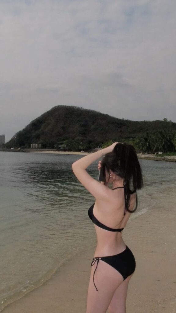 gai-dep-mac-bikini-4